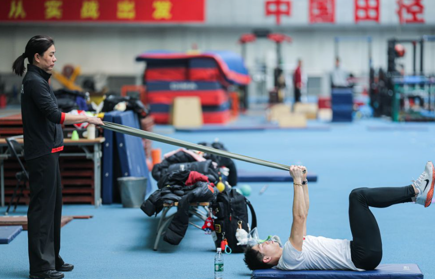开云体育米兰教练战术调整与决策